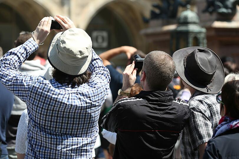 Tägliches Bild auf dem Marienplatz &ndash; um 11, 12 und 17 Uhr.