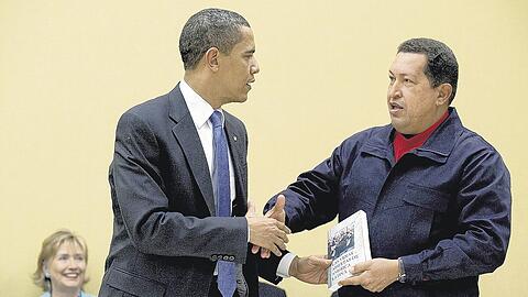 Amerikanischer Gipfel: Hugo Chávez schenkt Barack Obama ein Buch &ndash; es wird sofort zum Bestseller.dpa