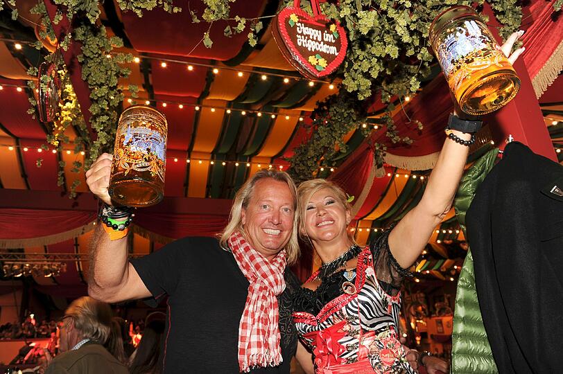 ROOOOOOBERT: Die Geissens feiern derweil im Hippodrom.