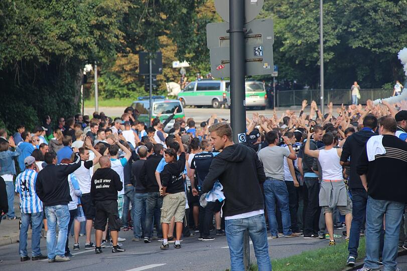 Sehen Sie hier weitere Bilder vor dem Amateurderby.