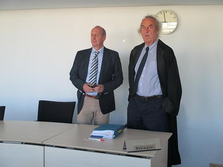 Vor der Verhandlung: Hubert Haderthauer (l.) und sein Anwalt Gerd Tersteegen.
