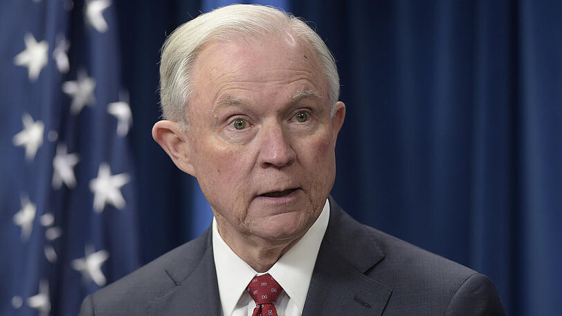 US-Justizminister Jeff Sessions will dem Geheimdienstausschuss des US-Senats Rede und Antwort über seine möglichen Verbindungen nach Russland stehen.