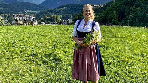 "Verstehen Sie Spaß?": Barbara Schöneberger im Berchtesgadener- und Salzburger Land.