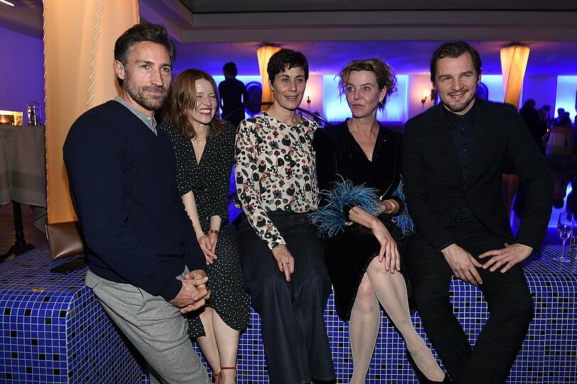 Benjamin Sadler, Caroline Schuch, Nina Kunzendorf, Margarita Broich und Felix Klare