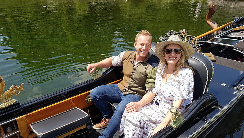 Auch Schauspieler Markus Ertelt und Ehefrau Nuray sind schon ins Boot gestiegen. Auch Schauspieler Markus Ertelt und Ehefrau Nuray sind schon ins Boot gestiegen.