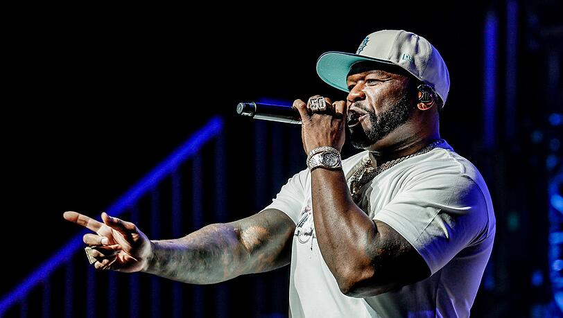50 Cent bei seinem Konzert 2022 in Hamburg. 50 Cent bei seinem Konzert 2022 in Hamburg.