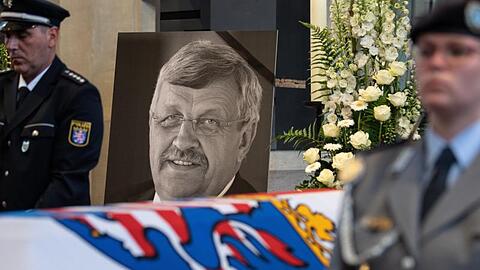 Im Mordfall Lübcke hat der Generalbundesanwalt Anklage gegen den Hauptverdächtigen Stephan E. und dessen mutmaßlichen Unterstützer Markus H. erhoben.