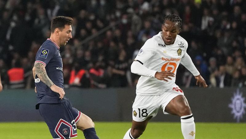 Vom Transfer-Flop zum begehrten Spieler: Renato Sanches (r) von OSC Lille im Duell mit Lionel Messi.