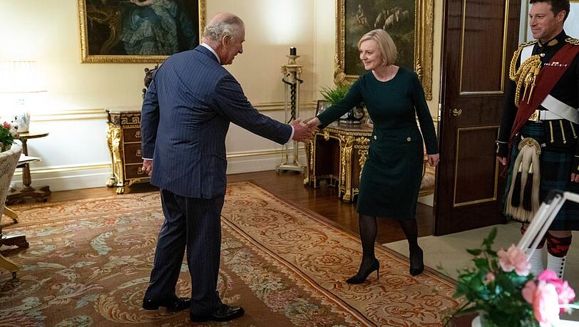König Charles III. und Liz Truss bei ihrem Treffen am Mittwoch.