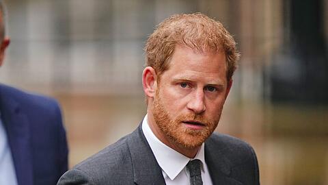 Prinz Harry vor der Anhörung vor dem Royal Courts Of Justice in London.