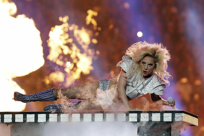 Die Bilder vom Super Bowl 51 und der Halbzeitshow mit Lady Gaga.