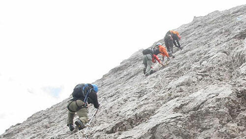 Abenteuerlich: Auf dem Klettersteig durch die Dolomiten, Foto: Rohm Abenteuerlich: Auf dem Klettersteig durch die Dolomiten, Foto: Rohm