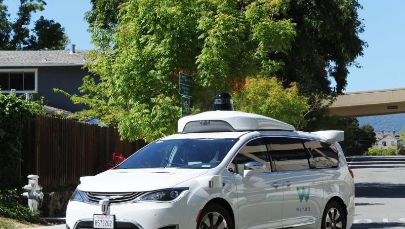 Ein selbstfahrendes Auto der Google-Schwesterfirma Waymo. Ein selbstfahrendes Auto der Google-Schwesterfirma Waymo.