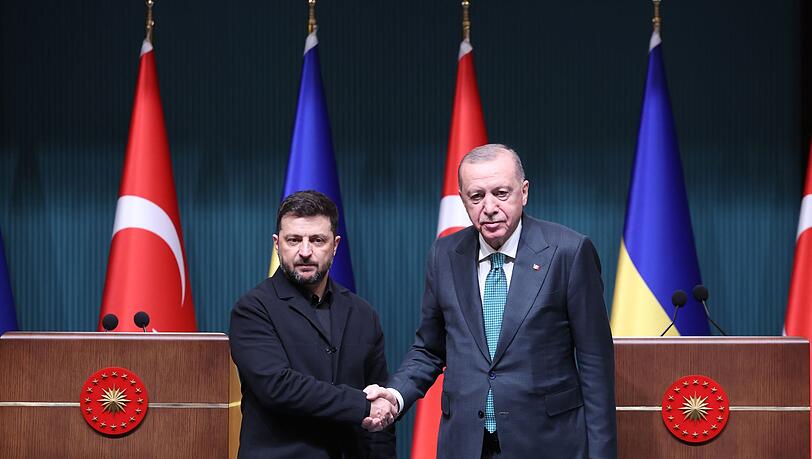 Der ukrainische Präsident Wolodymyr Selenskyj hat Gespräche mit dem türkischen Präsidenten Recep Tayyip Erdogan angekündigt. (Archivbild) Der ukrainische Präsident Wolodymyr Selenskyj hat Gespräche mit dem türkischen Präsidenten Recep Tayyip Erdogan angekündigt. (Archivbild)