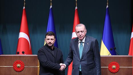 Der ukrainische Pr&auml;sident Wolodymyr Selenskyj hat Gespr&auml;che mit dem t&uuml;rkischen Pr&auml;sidenten Recep Tayyip Erdogan angek&uuml;ndigt. (Archivbild)