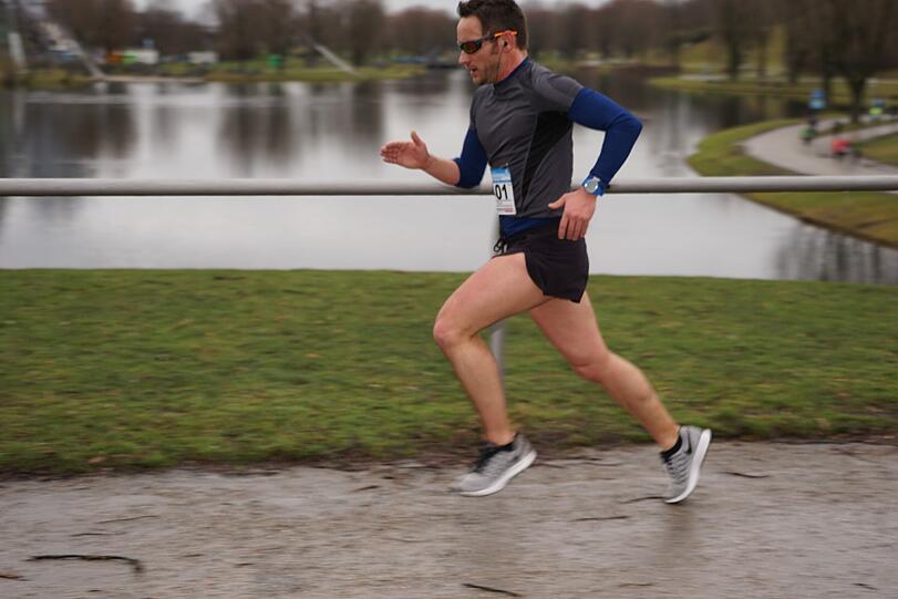 Noch einmal einen Winterlauf mit rund 1000 Teilnehmern gab es am Samstag im Olympiapark. Hier die besten Bilder.