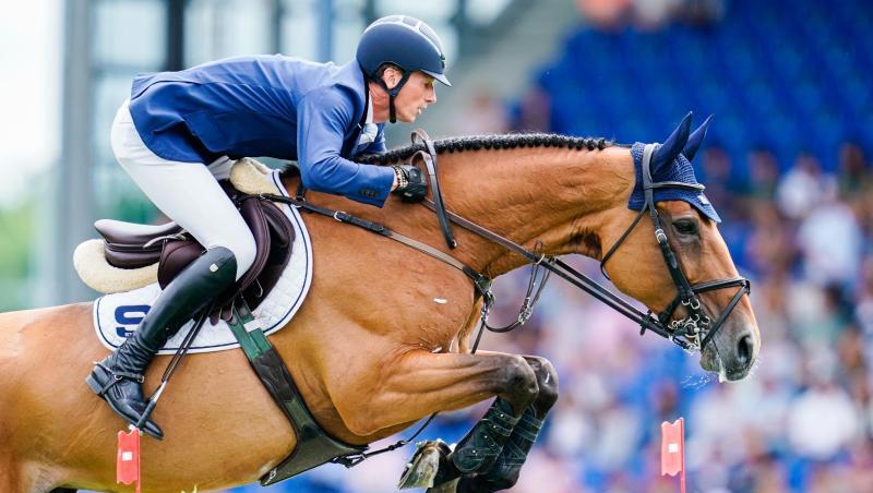 Springreiter Daniel Deußer auf seinem Pferd Killer Queen. Springreiter Daniel Deußer auf seinem Pferd Killer Queen.