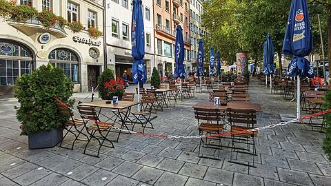 Münchens Wirtshäuser sind seit Monaten zu - das hat Folgen für Wirte und Brauerereien.