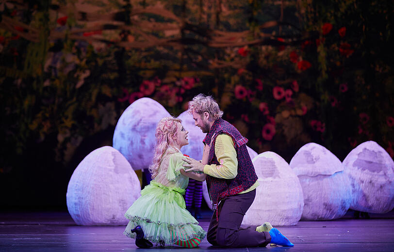 Papageno und Papegena in der "Zauberflöte".