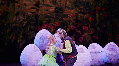 Papageno und Papegena in der "Zauberflöte".