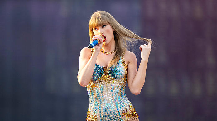 Die US-amerikanische Popsängerin Taylor Swift hat im Rahmen ihrer "Eras Tour" das Münchner Publikum begeistert. Das Drumherum der Organisation stieß bei vielen Fans auf Kritik.