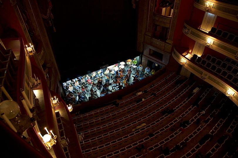 Blick in den Orchesterraum.