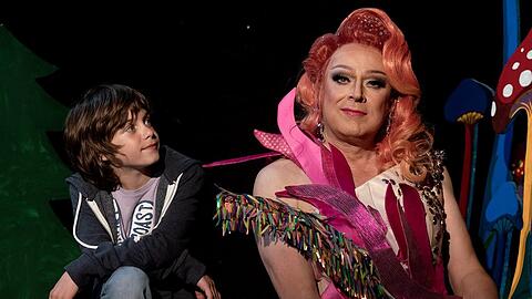 "Meine Freundin Volker": Lukas (Bruno Thiel, l.) freundet sich mit Vivian (Axel Milberg) an.