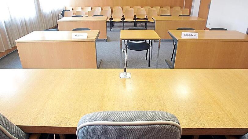 Walter X. hat sich am vergangenen Freitag abermals am Landgericht Landshut dem Vorwurf des sexuellen Missbrauchs stellen müssen.
