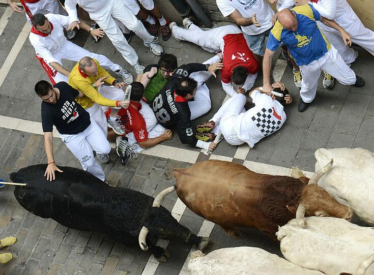 Stierhatz brutal: Aktuelle Bilder aus Pamplona.