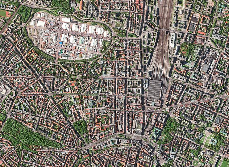 München: Exakt zur Oktoberfest-Zeit flog der Satellit über die Stadt. Links oben im Bild: die Theresienwiese.