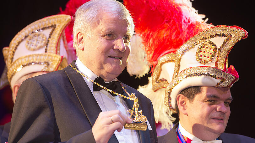 Horst Seehofer wurde 2014 für den Satz "Das können Sie alles senden" nach einer Schimpftirade ausgezeichnet.