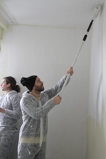 Die Stadt will das Haus in der Müllerstraße 6 abreißen und neu bauen. Die pfiffigen Aktionisten von Gold Grund haben jetzt in einer Guerilla-Aktion eine Wohnung in dem Haus renoviert. Die Bilder.