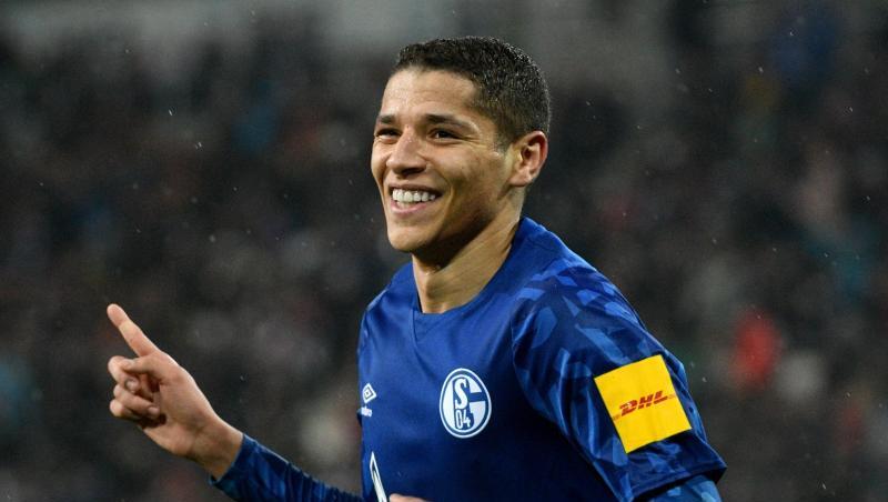 Schalkes Amine Harit jubelt nach seinem Treffer zum 3:2-Sieg beim FC Augsburg. Schalkes Amine Harit jubelt nach seinem Treffer zum 3:2-Sieg beim FC Augsburg.
