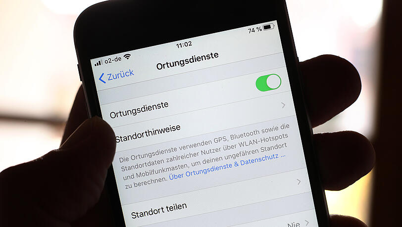 Werden zur Bekämpfung der Ausbreitung des Coronavirus bald Handydaten verwendet? (Symbolbild)