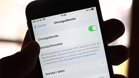 Werden zur Bekämpfung der Ausbreitung des Coronavirus bald Handydaten verwendet? (Symbolbild)