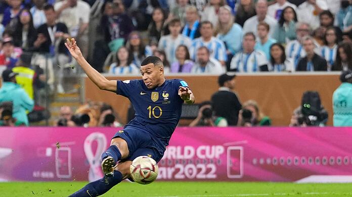 Unwiderstehlich: Frankreichs Kylian Mbappé trifft zum 2:2-Ausgleich.