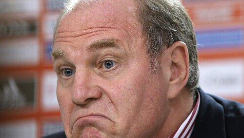 Uli Hoeneß übt Kritik an Ex-Bayern-Coach Felix Magath. Uli Hoeneß übt Kritik an Ex-Bayern-Coach Felix Magath.