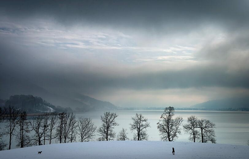 Schnee, Eis und zahlreiche Unfälle - die Bilder vom Wintereinbruch in Bayern