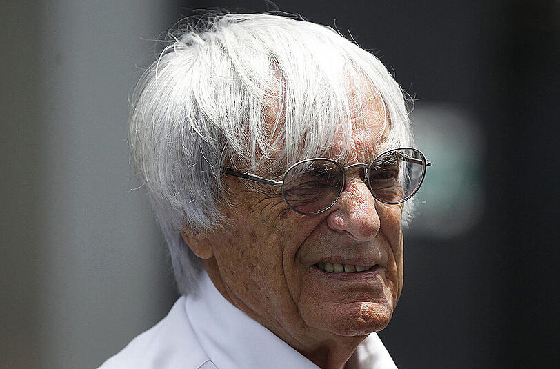 Bernie Ecclestone: "Man muss natürlich auch eine umfangreiche Software entwickeln, um unter anderem dem TV-Zuschauer das neue Reglement nahezubringen."