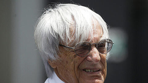 Bernie Ecclestone: "Man muss natürlich auch eine umfangreiche Software entwickeln, um unter anderem dem TV-Zuschauer das neue Reglement nahezubringen."