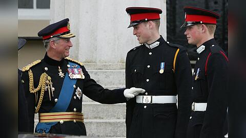Jetzt sind sie nur noch selten gemeinsam zu sehen: Prinz Charles mit seinen Söhnen William und Harry.