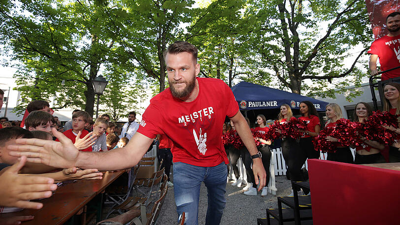 Weitere Impressionen von der Meisterfeier der Bayern-Basketballer am Nockherberg.