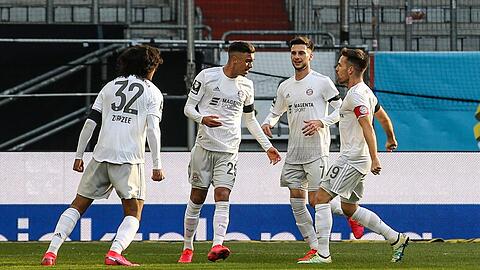 Youngsters wie Joshua Zirkzee (l.), Oliver Batista Meier (2.v.l.) und Leon Dajaku (2.v.r.) machten in dieser Saison auf sich aufmerksam.