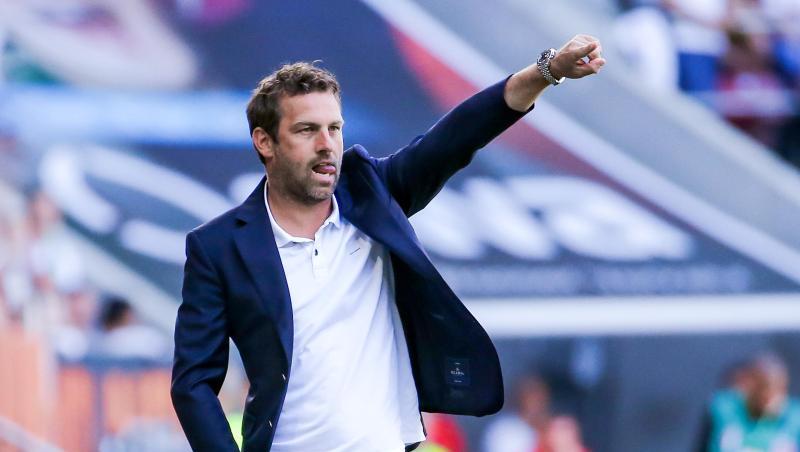 Trainer Markus Weinzierl vom VfB Stuttgart gestikuliert. Foto: Tom Weller Trainer Markus Weinzierl vom VfB Stuttgart gestikuliert. Foto: Tom Weller