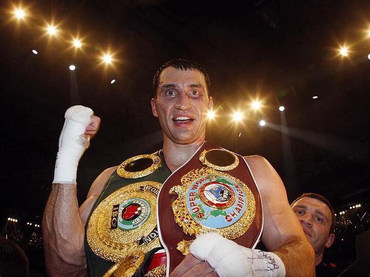 Der Gürtelsammler Wladimir Klitschko verteidigt seine Titel nun gegen Hasim Rahman.