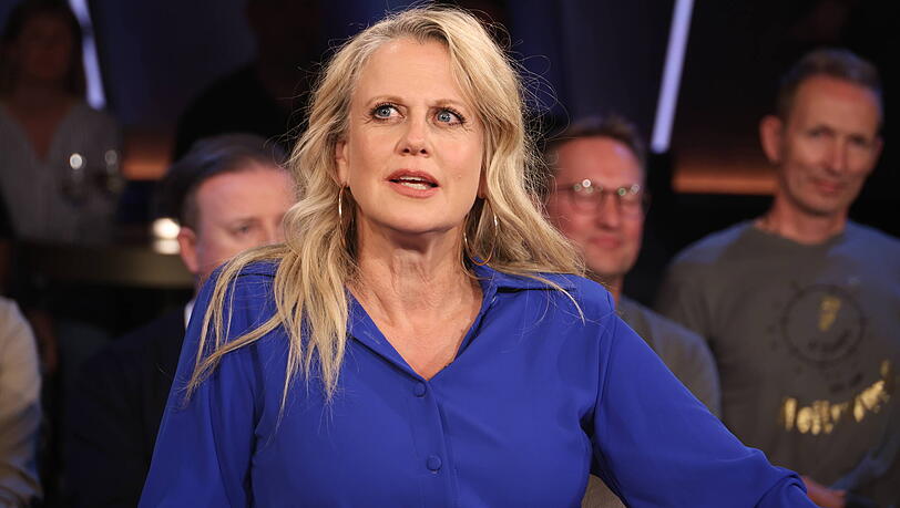 Barbara Schöneberger ist eine echte Sympathieträgerin. Doch ihre Angestellten wollen offenbar lieber für einen anderen Promi arbeiten.