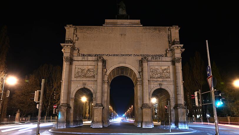 Vom Siegestor bis zur von-der-Tann-Straße ist eine rund 800 Meter lange Silvestermeile geplant. (Archivbild) Vom Siegestor bis zur von-der-Tann-Straße ist eine rund 800 Meter lange Silvestermeile geplant. (Archivbild)