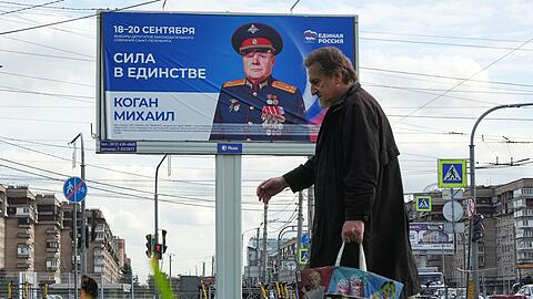 Die Kremlpartei Geeintes Russland erwartet nach dem Ausschluss der Oppositionspartei Jabloko erneut einen Sieg bei der Parlamentswahl. (Archivbild)