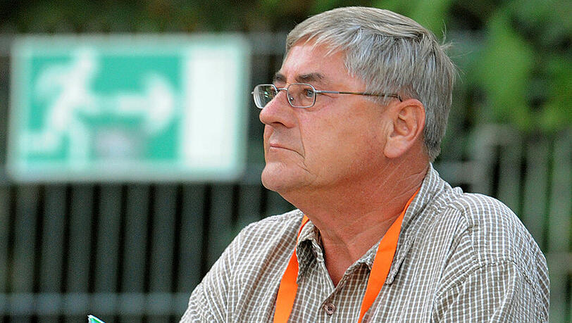 Zusammen mit dem Heidelberger Molekularbiologen Werner Franke stellte der DOH Strafanzeige wegen vorsätzlicher Körperverletzung gegen die Leichtathletik-Trainer Werner Goldmann (im Bild), Peter Paul Börner und Helga Börner, die Jacobs während seiner aktiven Zeit mit Dopingmitteln versorgt haben sollen. Zusammen mit dem Heidelberger Molekularbiologen Werner Franke stellte der DOH Strafanzeige wegen vorsätzlicher Körperverletzung gegen die Leichtathletik-Trainer Werner Goldmann (im Bild), Peter Paul Börner und Helga Börner, die Jacobs während seiner aktiven Zeit mit Dopingmitteln versorgt haben sollen.