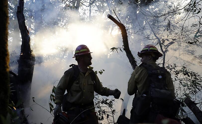Die Waldbrände in Santa Rosa und Yountville werden weiter bekämpft. Die Zahl der Toten ist auf mindestens 38 gestiegen.